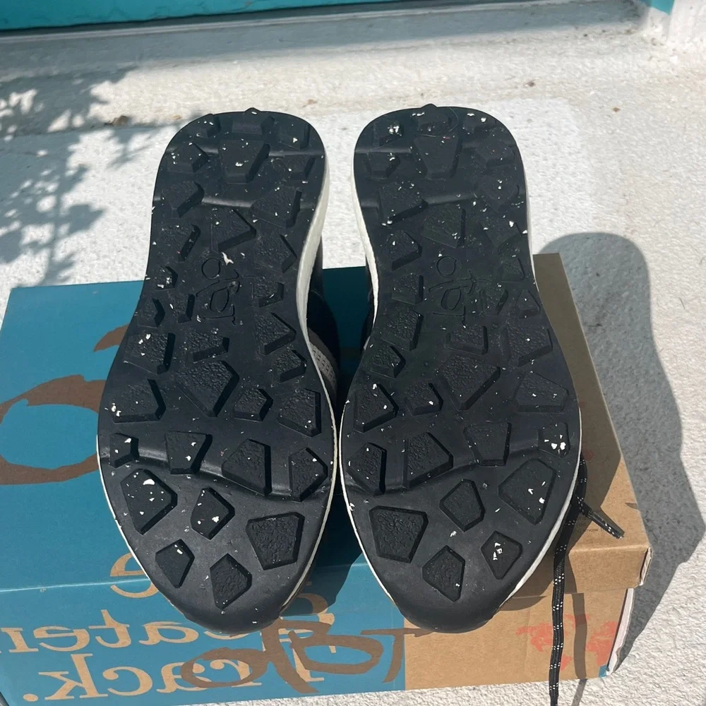 OTBT Black and Gray Women's Sneakers - Picture 6 of 8